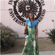 Profesora de inglés que imparte clases hasta los 16 años. Tanto para practicar con cosas del colegio, como para practicar el inglés hablado